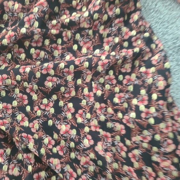 Loft Dress - Picture 3 of 3